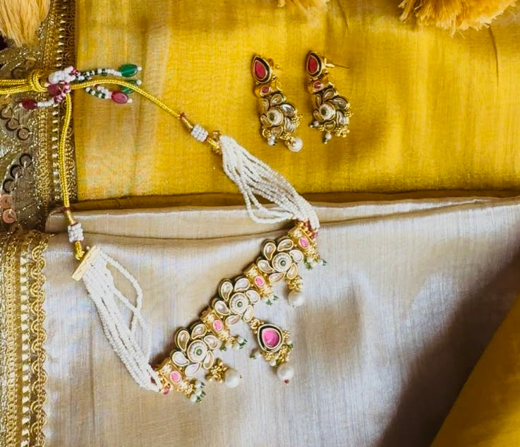 Necklace earrings set