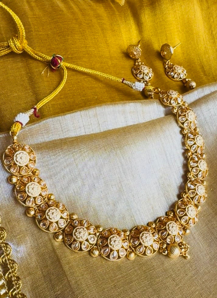Necklace earrings set